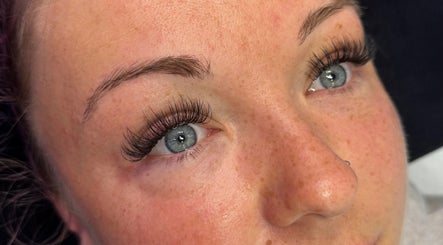 Close-up of eyelash extensions at ES Lash and Beauty, Kidderminster, England, GB achieving stunning lash elegance.