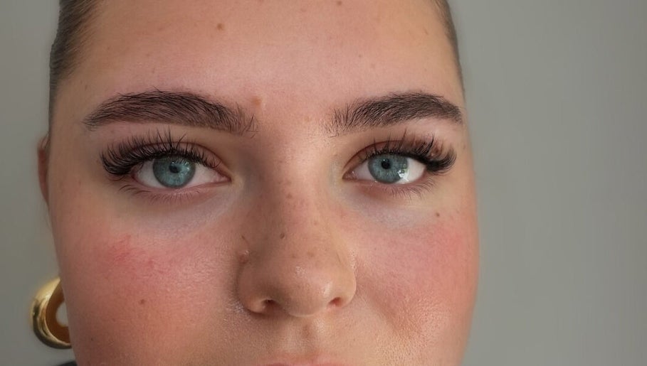 Immagine 1, A Lashes & Brows
