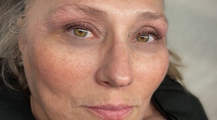 Immagine 3, A Lashes & Brows