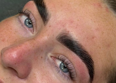 Close-up of expertly shaped eyebrows at LMBEAUTY, Linwood, Scotland, GB, showcasing precision and elegance.