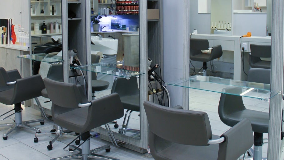 Immagine 1, Nova Salon