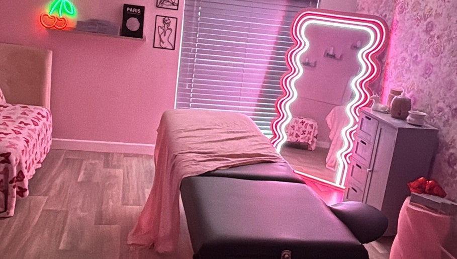 Bratz Lounge Ltd image 1