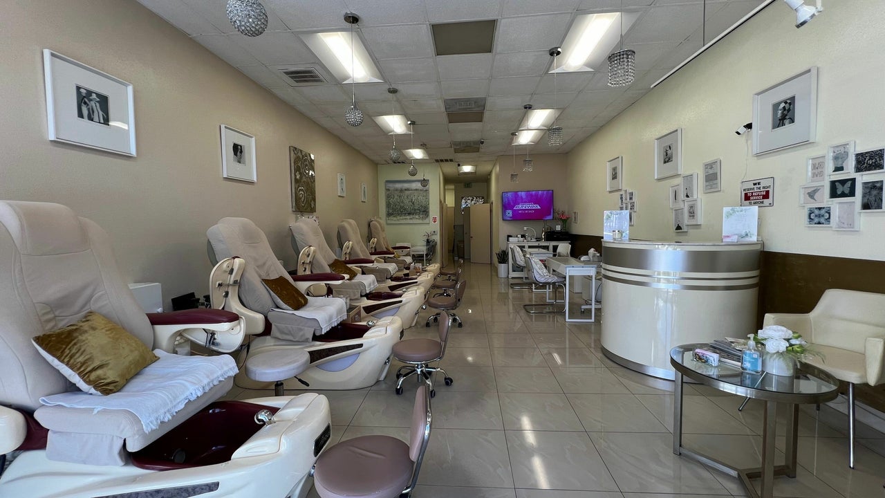 Posh Nails 8103 Beverly Boulevard Los Angeles Fresha