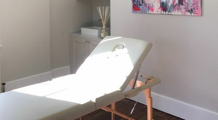 Dr Kate Cosmetics at Tatchley Treatment Rooms, bild 3