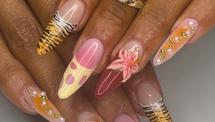 Euphoric Nail Design imagem 1