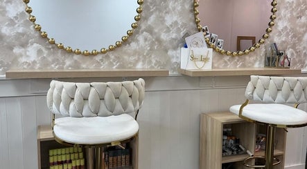 Salon Laurent image 2