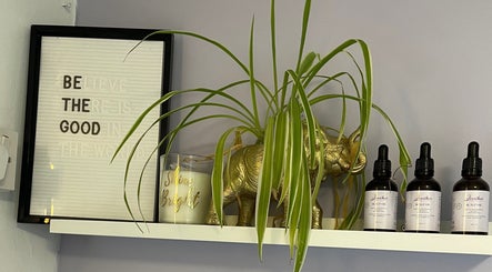 Laries Hair Ltd image 2