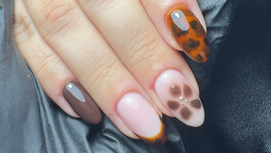 Stylish autumn-themed nail art at CE BEAUTY STUDIO in Southampton, England, GB.