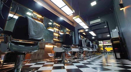 Aliencut Barbershop, bild 2