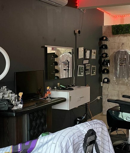 Celebrity Barber shop imagem 2