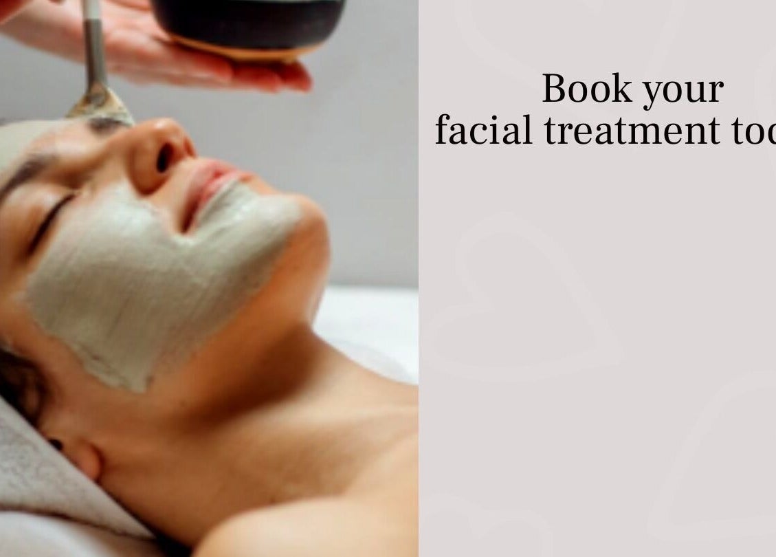 Woman receiving a soothing facial treatment at Ongles Chano, Montréal, Québec, CA, promoting rejuvenation.