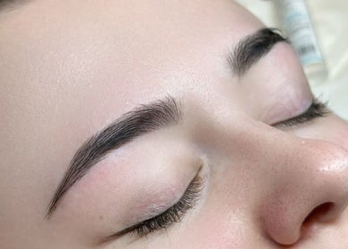 Perfectly groomed eyebrows at FIT Beauty Brisbane, Brisbane City, Queensland, AU for a refined look.