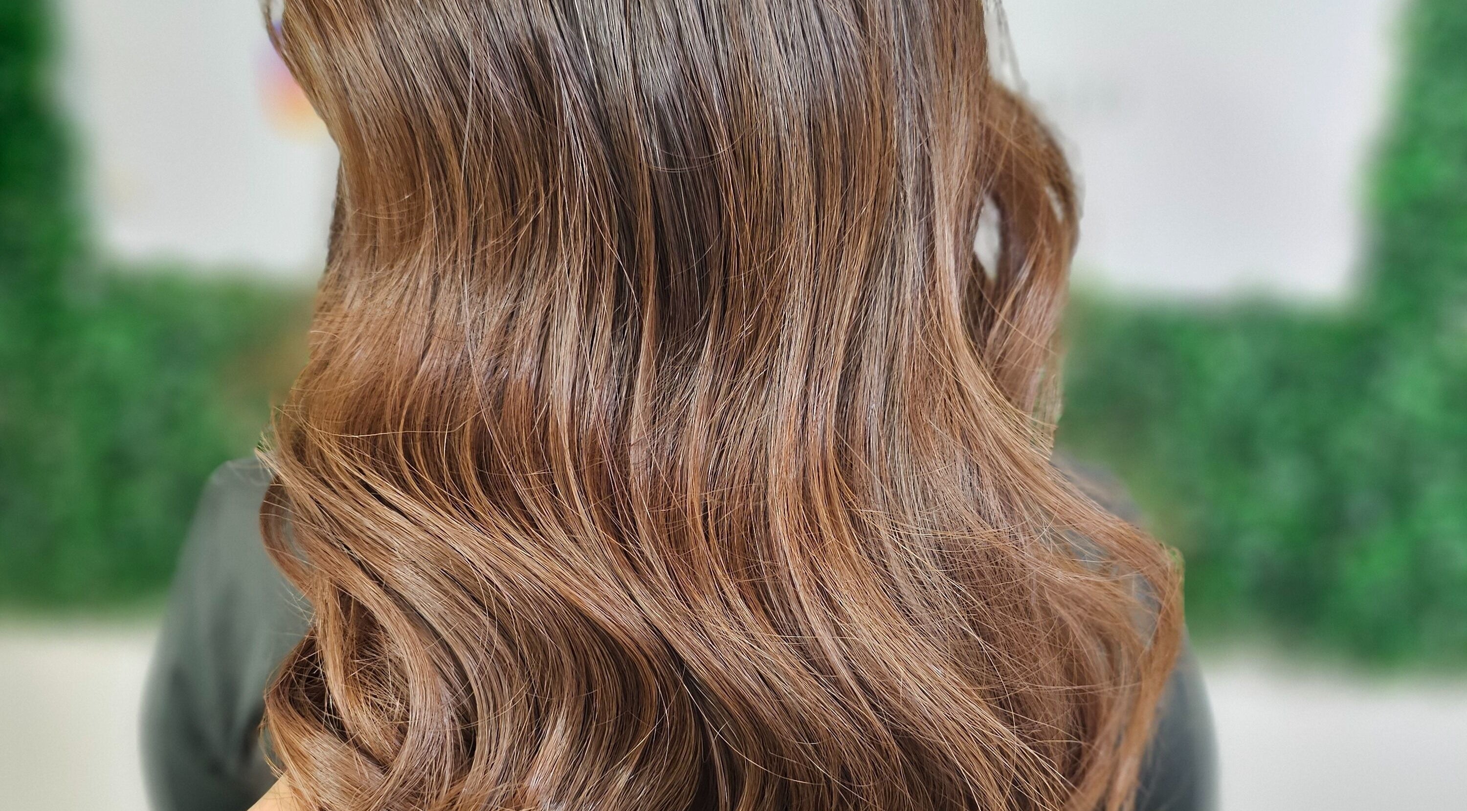 Geschmeidige braune Locken bei Andrea Hair Studio[Latein und multikultureller] in Bern, Bern, CH.