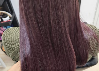 Langes, glattes Haar bei Andrea Hair Studio[Latein und multikultureller ] in Bern, Bern, CH.