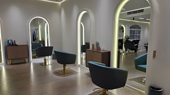 By H Beauty Ladies Salon