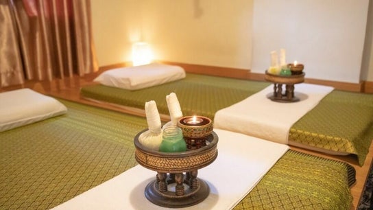 Golden Fingers Thai Massage & Spa - 611 Original