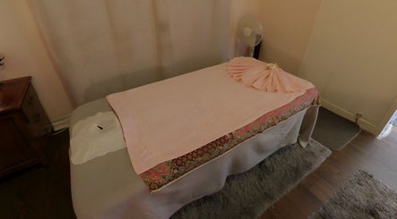 Golden Fingers Thai Massage and Spa - 511 Kauri Villa