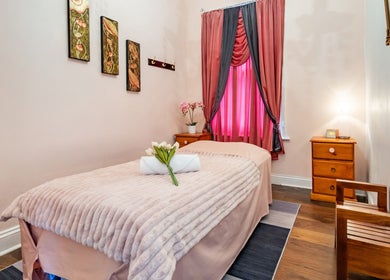 Relaxing massage room at Golden Fingers Thai Massage - Kingsland, located in Auckland, Auckland, NZ.