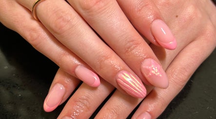 Imagen 2 de Poppy Anna Nails Leeds