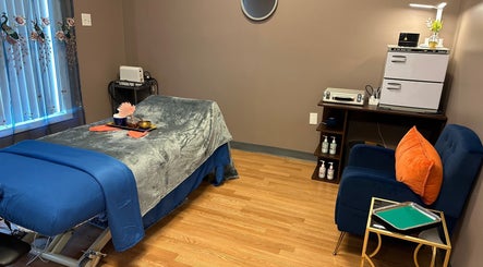 Relaxing massage room at Master Massage and Spa, Knoxville, Tennessee, US.