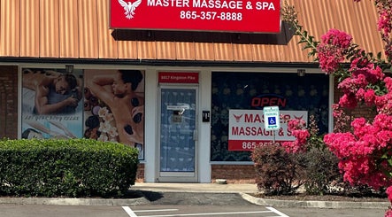Front view of Master Massage and Spa in Knoxville, Tennessee, US, showcasing relaxing ambiance and entrance.