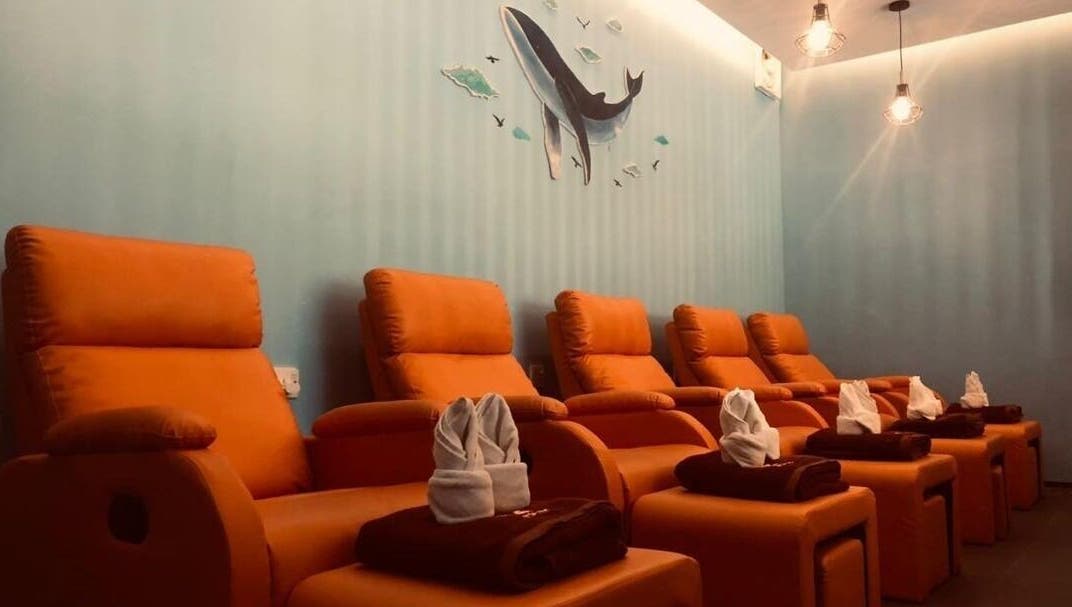 Relaxing orange recliners at Ventus Spa 沙巴亚庇正宗精油按摩会所, Kota Kinabalu, Sabah, MY.