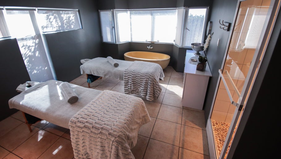 Aqua Spa  and Skin, 14 Dr BB Keet Street, Noorsekloof, J-Bay, bild 1