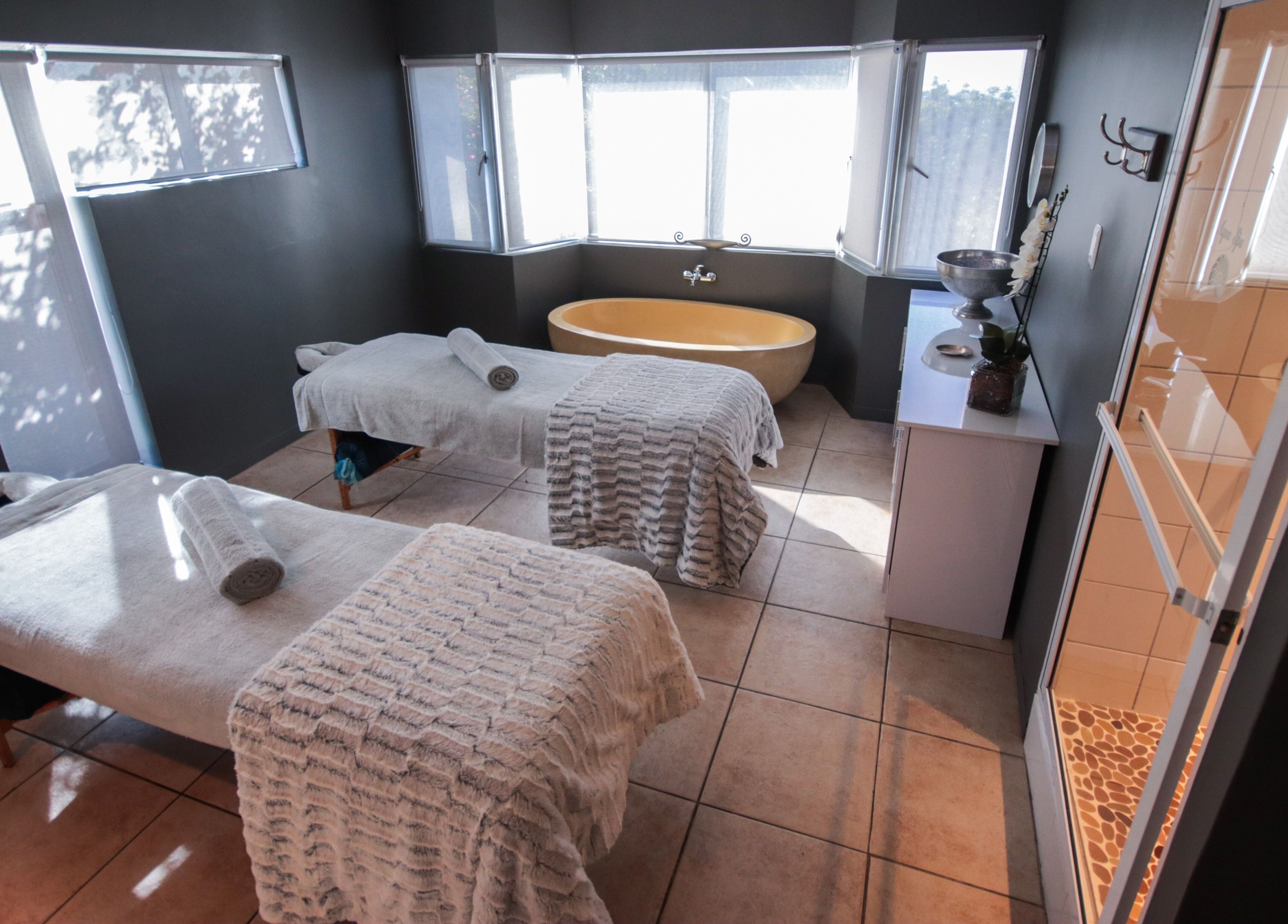 Relaxing massage room at Aqua Spa and Skin, 14 Dr BB Keet Street, Noorsekloof, J-Bay, Jeffreys Bay, Eastern Cape, ZA.