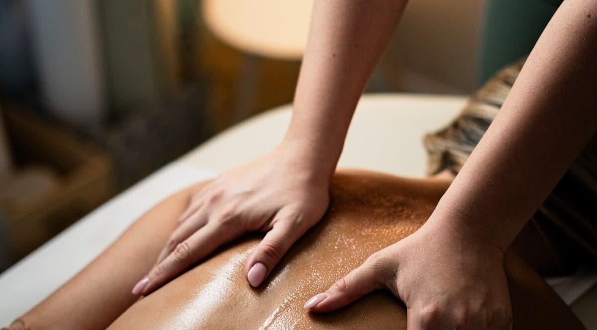 Relaxing back massage at Stretch Centar Beograd, Beograd, RS, enhancing wellness and tranquility.