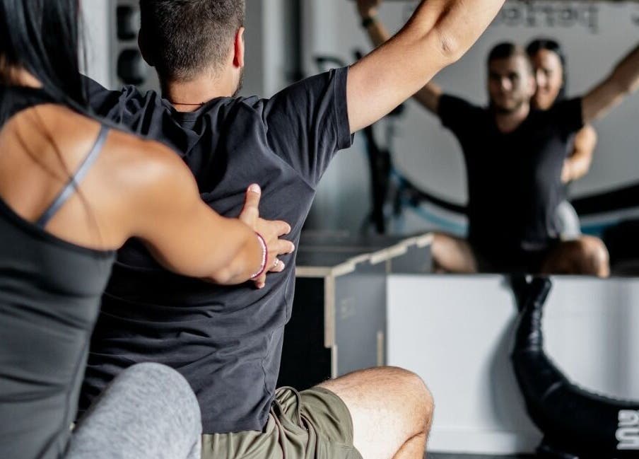 Personal training session at Stretch Centar Sarajevska 36, Beograd, RS, focusing on back stretching.