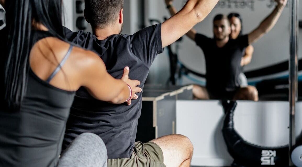 Personal training session at Stretch Centar Sarajevska 36, Beograd, RS, focusing on back stretching.
