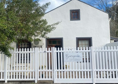 Front view of Biomeganika Fisioterapie (Anika Boshoff Fisioterapie) in Wellington, Western Cape, ZA with a white fence.