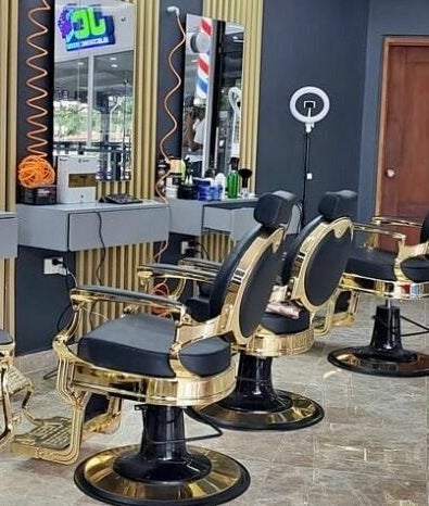 Unique Cutz Barbershop imaginea 2