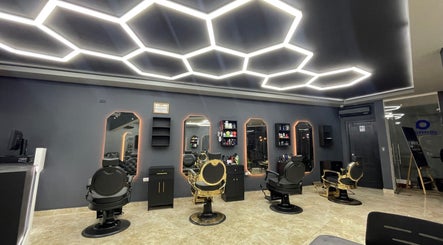 Unique Cutz Barbershop – obraz 2