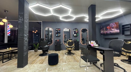 Unique Cutz Barbershop – obraz 3