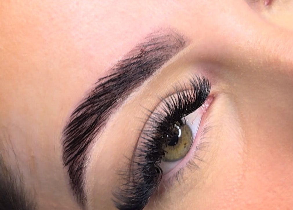 Close-up of enhanced eyelashes at B Studio, Erskine, Western Australia, AU showcasing beauty services.