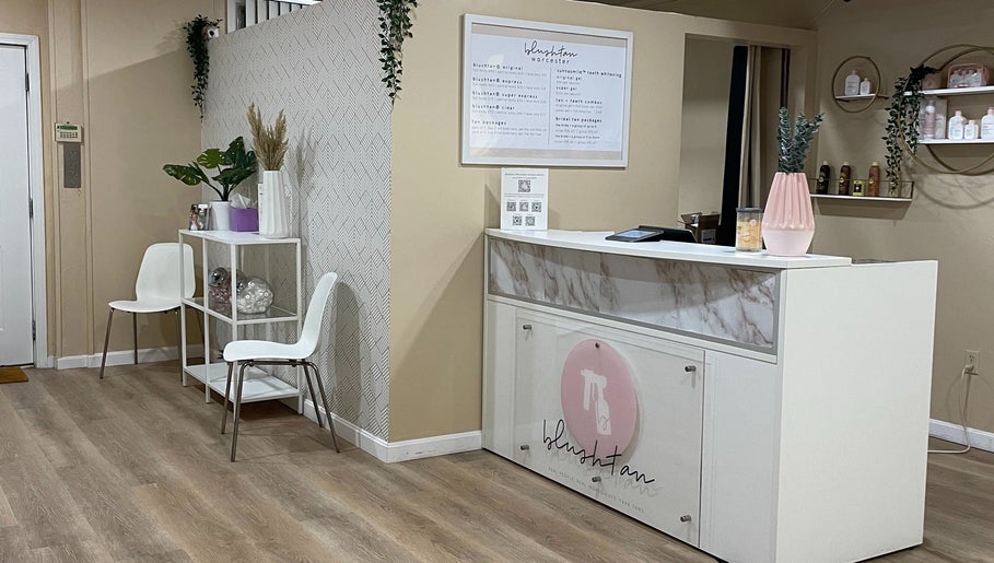 BlushTan Worcester's elegant reception area in Worcester, Massachusetts, US with modern decor.