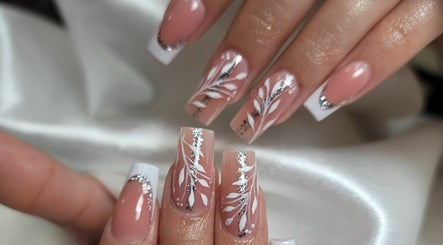 Nails Latinas Salon image 2