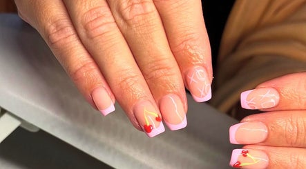 LC Nails and Beauty, bild 2