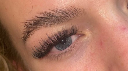 Lash by Holly image 2