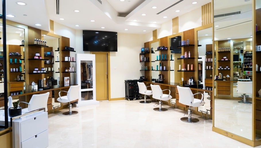 La Sirene Beauty Salon - 4 Season image 1