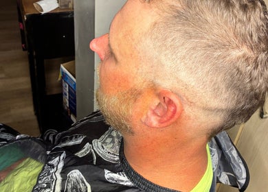 Sharp haircut done by Mobile Barber Phill in North Canton, Ohio, US, highlighting precision and style.