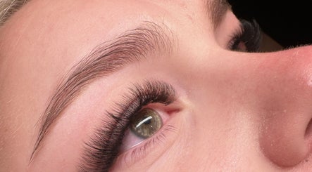 Studio 31 Lashes & Brows image 3