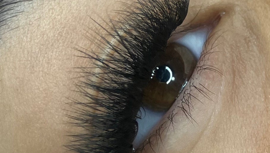 Close-up of perfectly curated eyelashes by The A List Beauty Salon, Gqeberha, Eastern Cape, ZA.