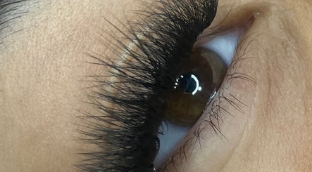 Close-up of perfectly curated eyelashes by The A List Beauty Salon, Gqeberha, Eastern Cape, ZA.
