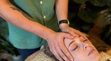 Laroche Ruch Health Holistic hands on therapies صورة 3