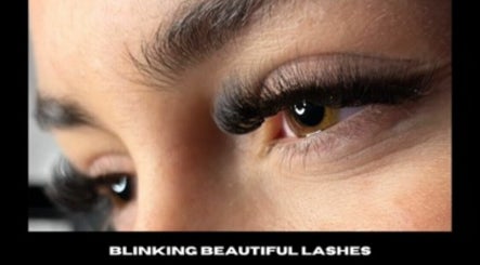 Blinking Beautiful Lashes billede 3