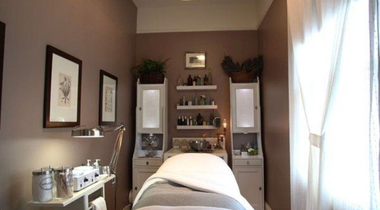 Relaxing treatment room at Brow Expert Beauty, Dublin, County Dublin, IE, featuring elegant decor and calming light.