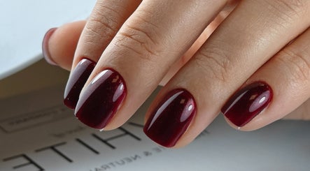 Nikolett Szathmari Nail Stylist – kuva 2