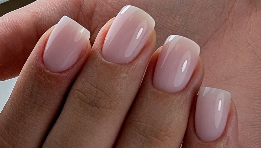 Pure&Luxe Nails – kuva 1